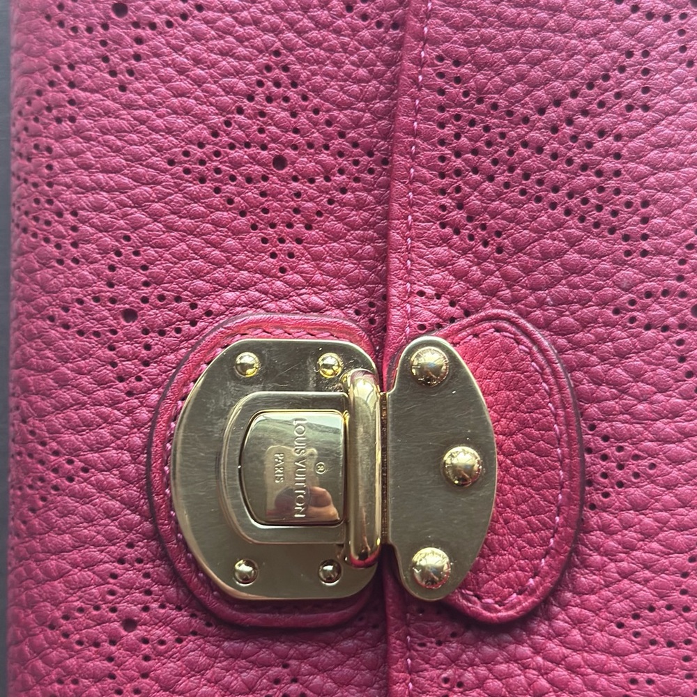 Lv Mahina leather large wallet